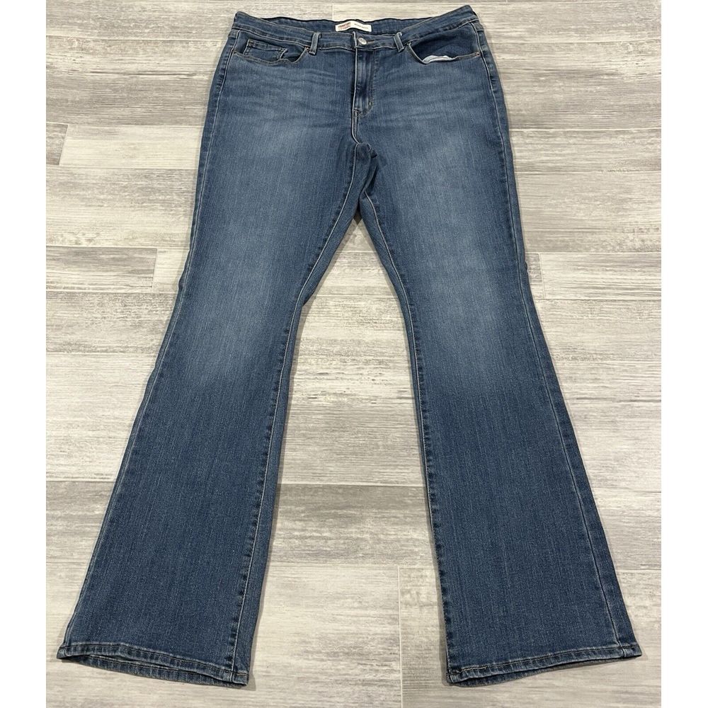 Levi's Jeans Women's Size 14 Boot Cut Medium Wash Mid Rise (Actual 34x31)